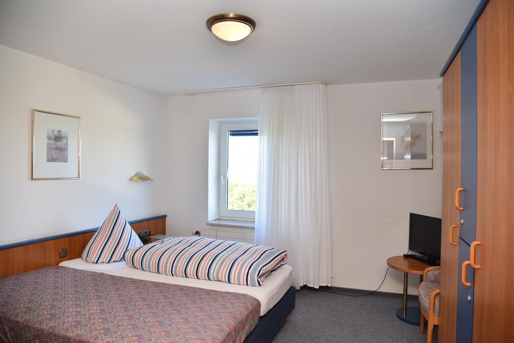 Hotel An Der Alten Porzelline Neuhaus am Rennweg Bilik gambar