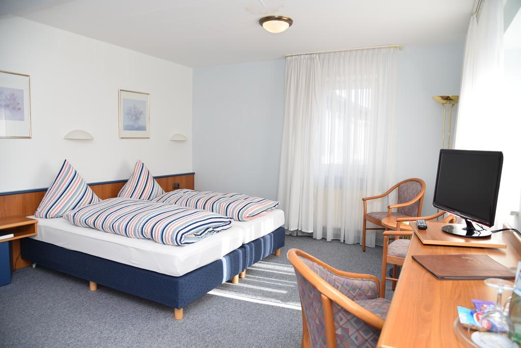 Hotel An Der Alten Porzelline Neuhaus am Rennweg Bilik gambar
